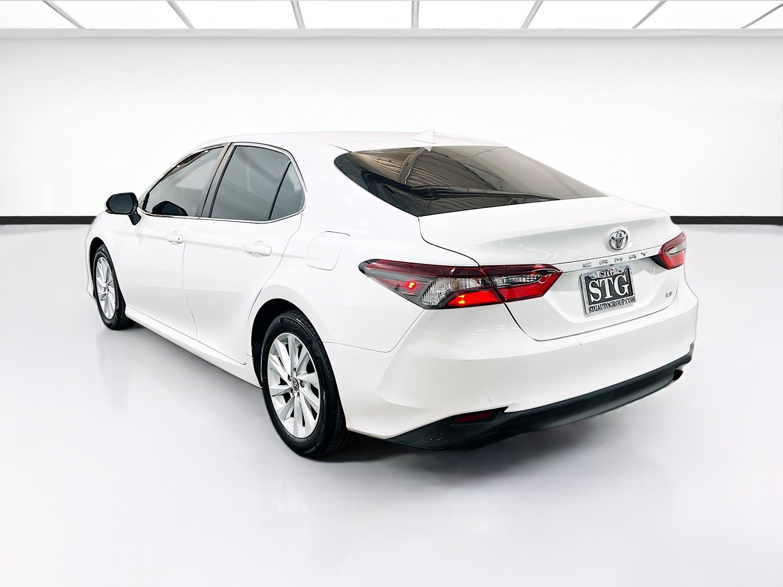 Used 2024 Toyota Camry LE FWD image 6