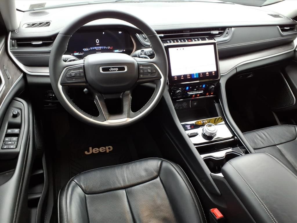 Used 2023 Jeep Grand Cherokee Altitude image 13