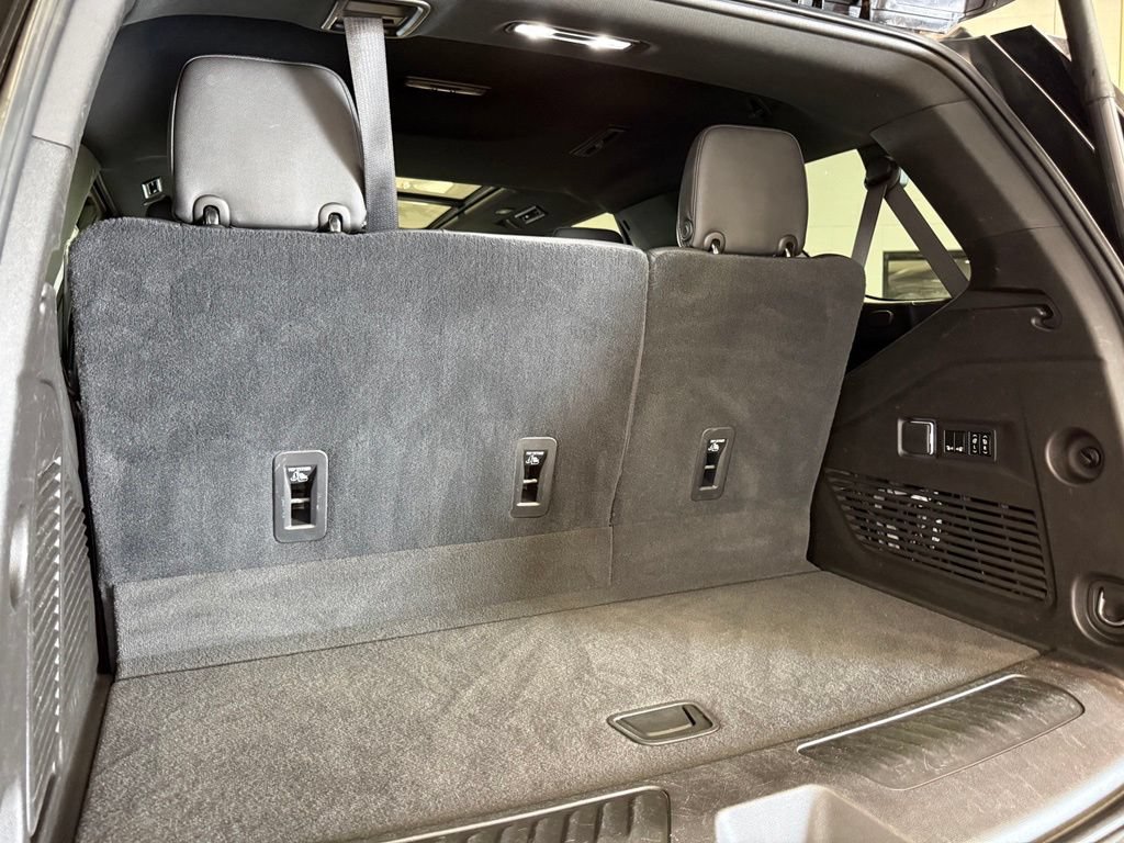 Used 2021 GMC Yukon SLT w/ SLT Luxury Package AWD/4WD image 26
