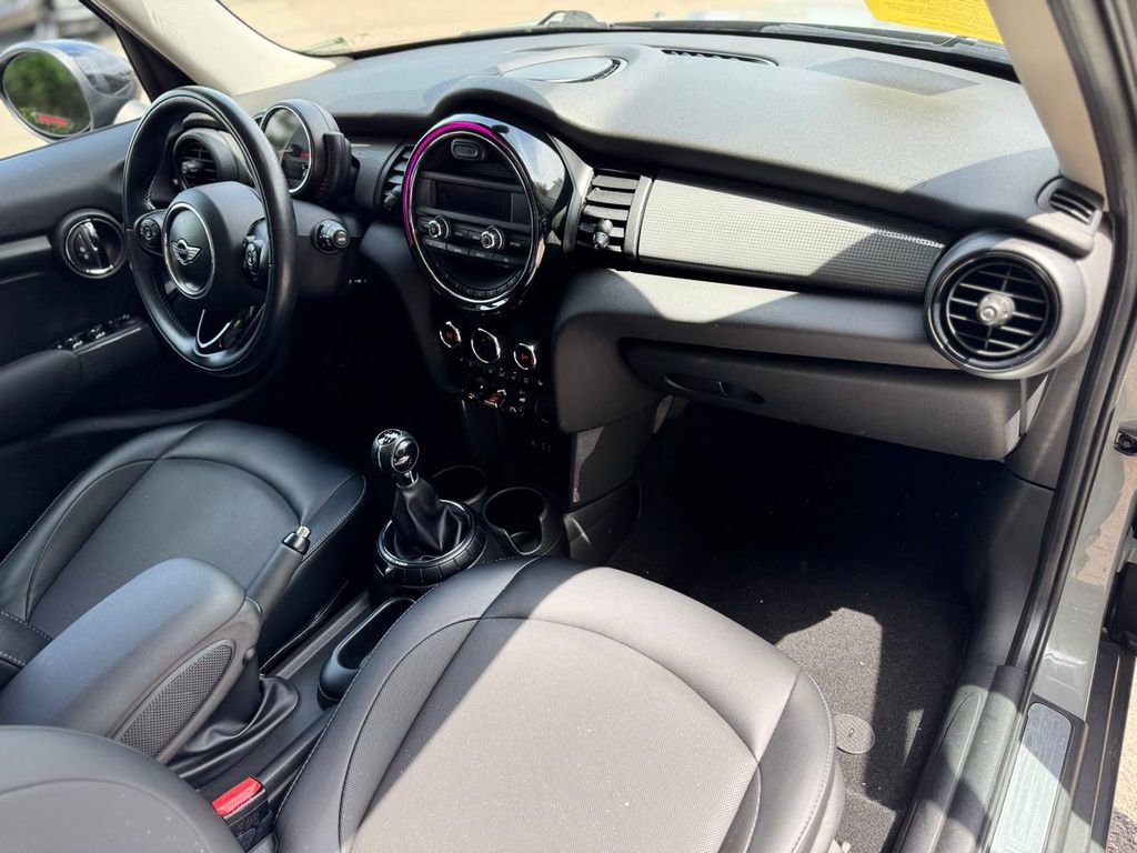 Used 2016 MINI Cooper 4-Door Hardtop FWD image 24