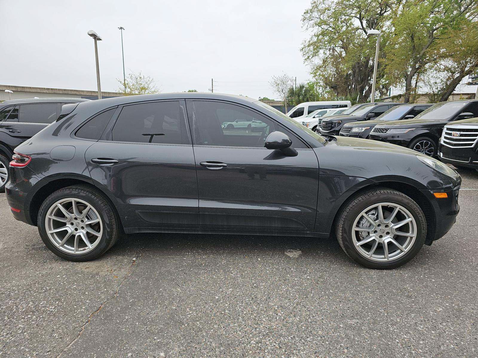 Used 2018 Porsche Macan AWD/4WD image 4