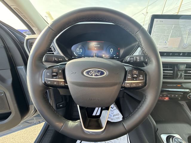 Used 2024 Ford Escape Platinum image 14