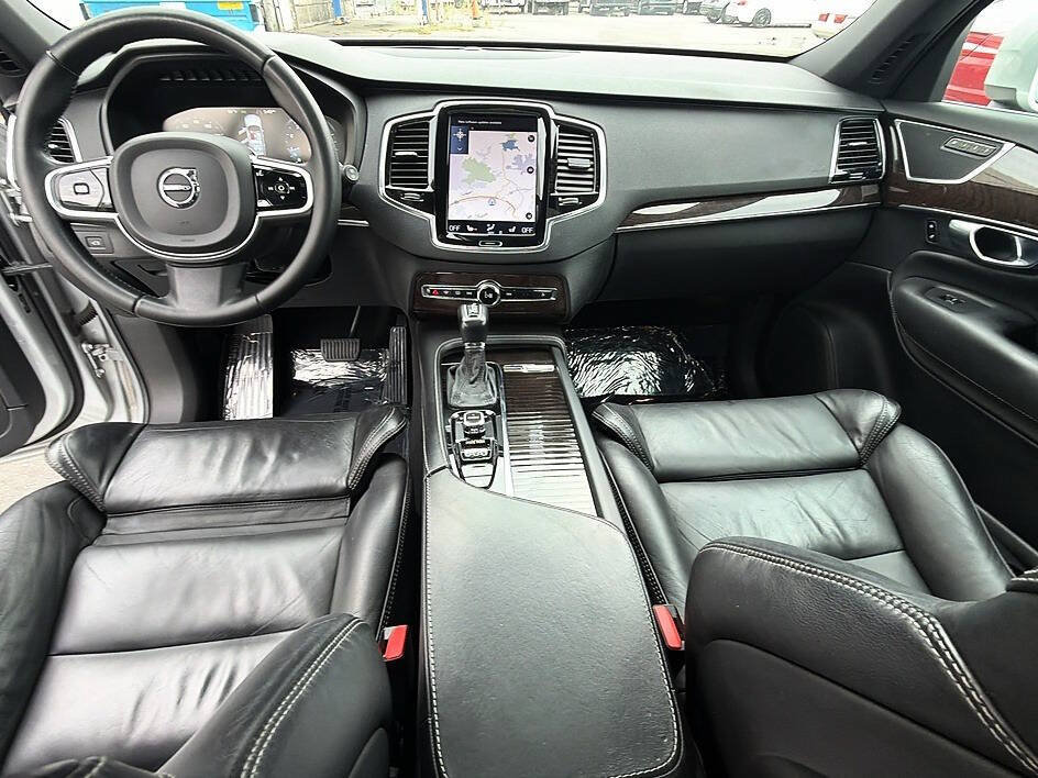 Used 2017 Volvo XC90 T6 Momentum w/ Vision Package AWD/4WD image 8