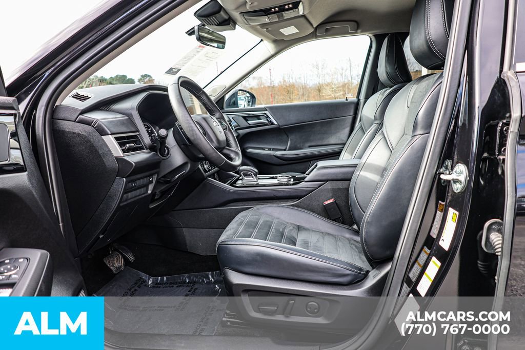 Used 2025 Mitsubishi Outlander SE image 19