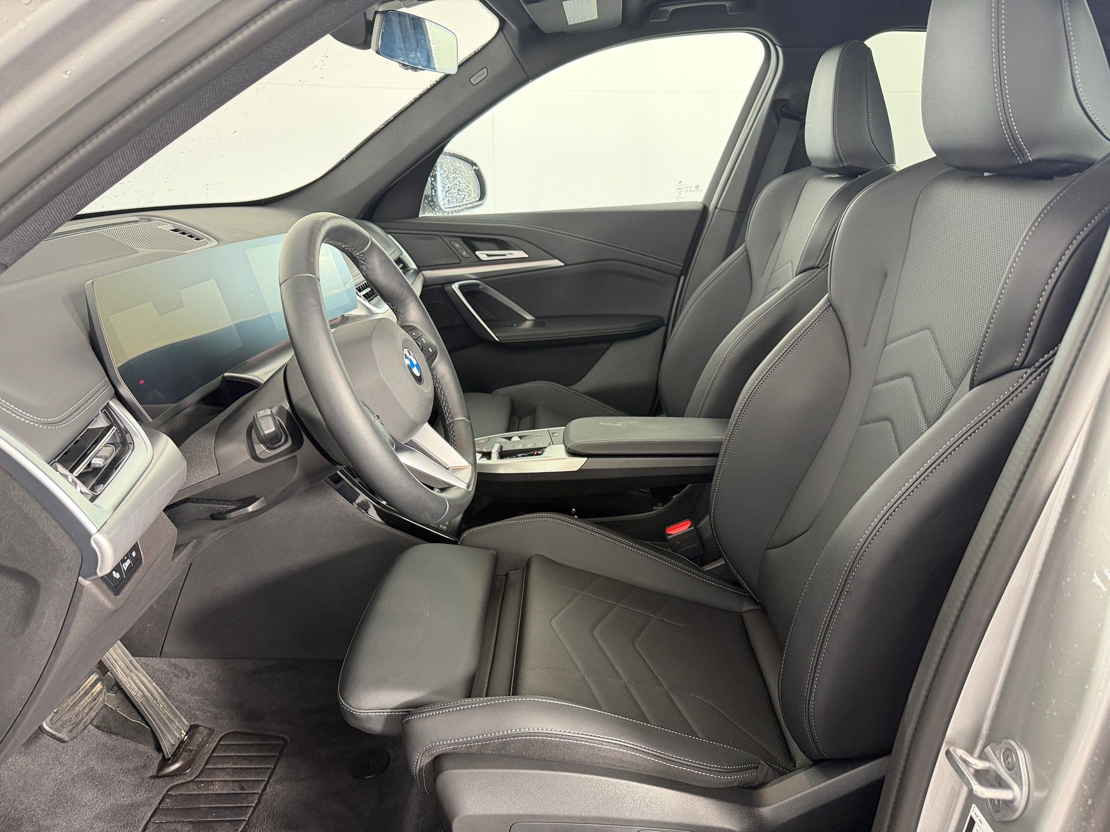 Used 2026 BMW X1 xDrive28i AWD/4WD image 5