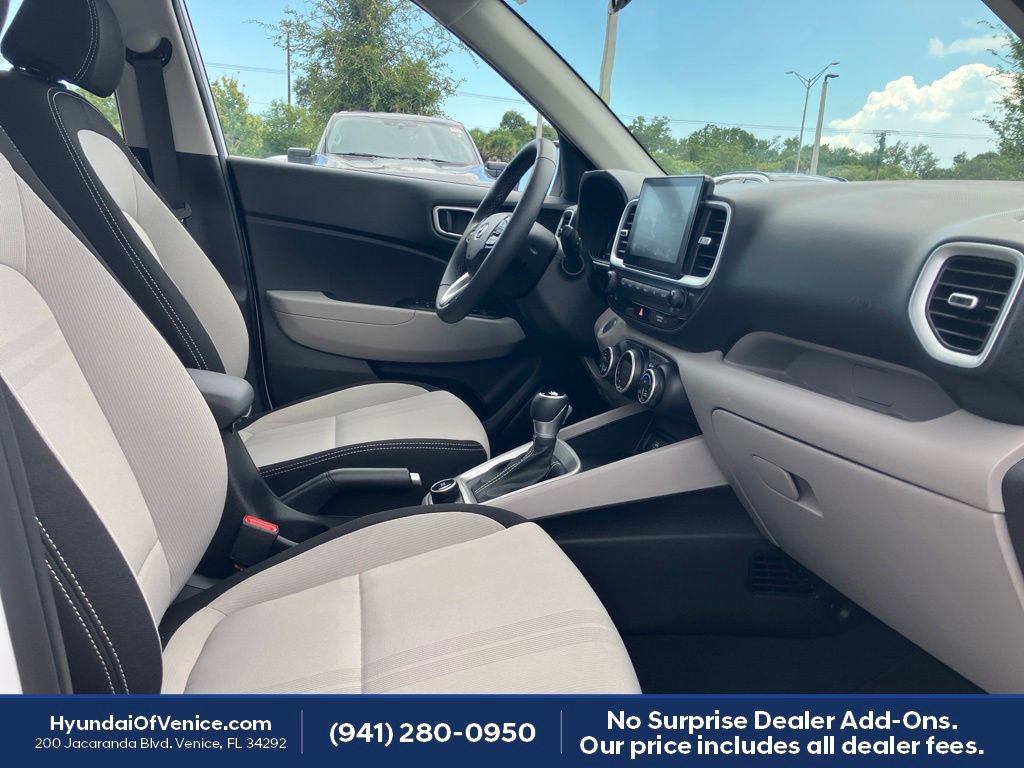 Used 2026 Hyundai Venue SEL FWD image 16
