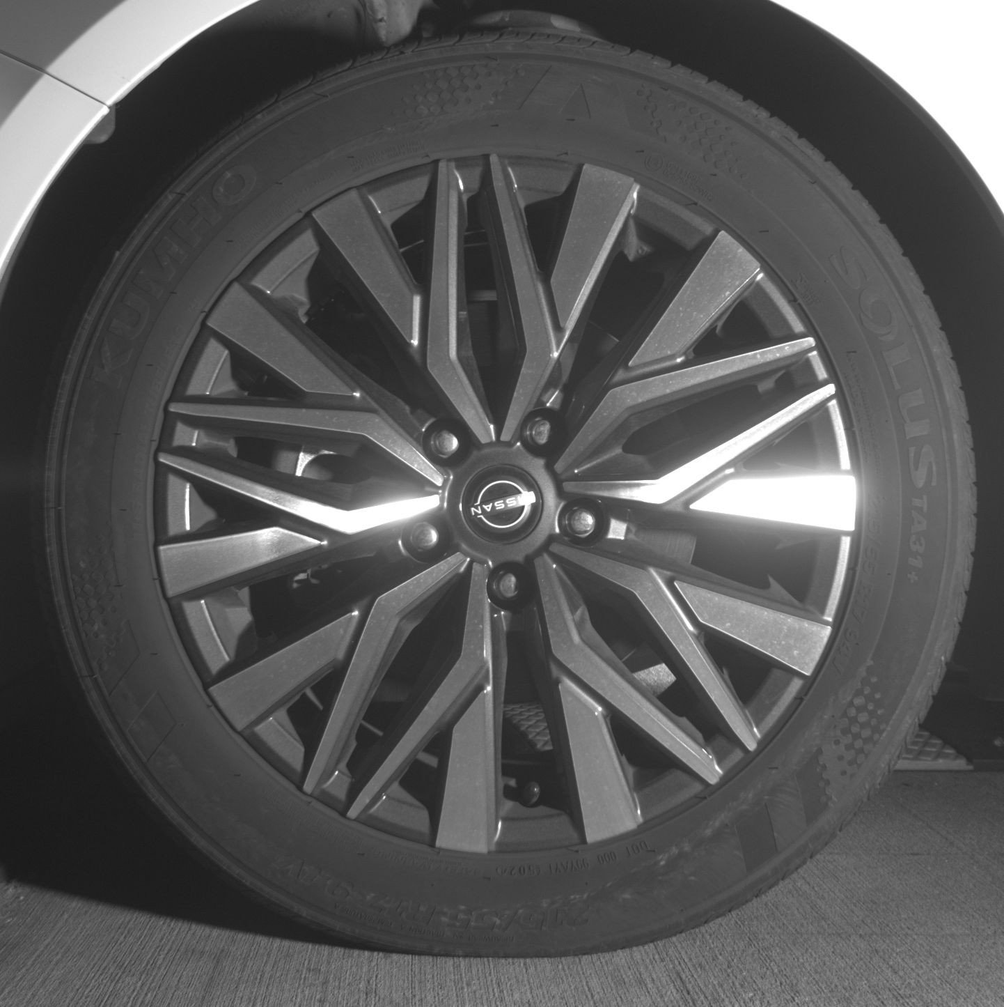 Used 2025 Nissan Altima 2.5 SV FWD image 12