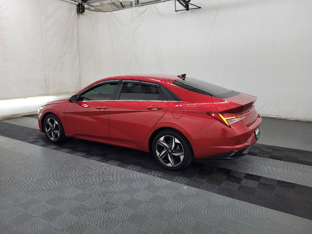 Used 2023 Hyundai Elantra Limited w/ Preferred Accessory Package FWD image 3