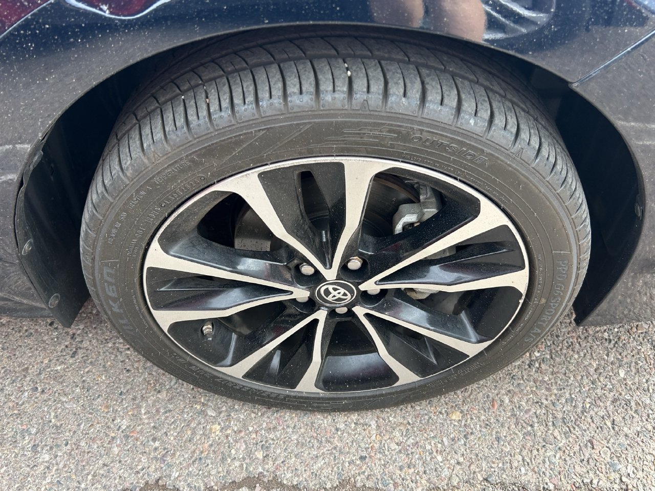 Used 2019 Toyota Corolla SE w/ SE Premium Package FWD image 5