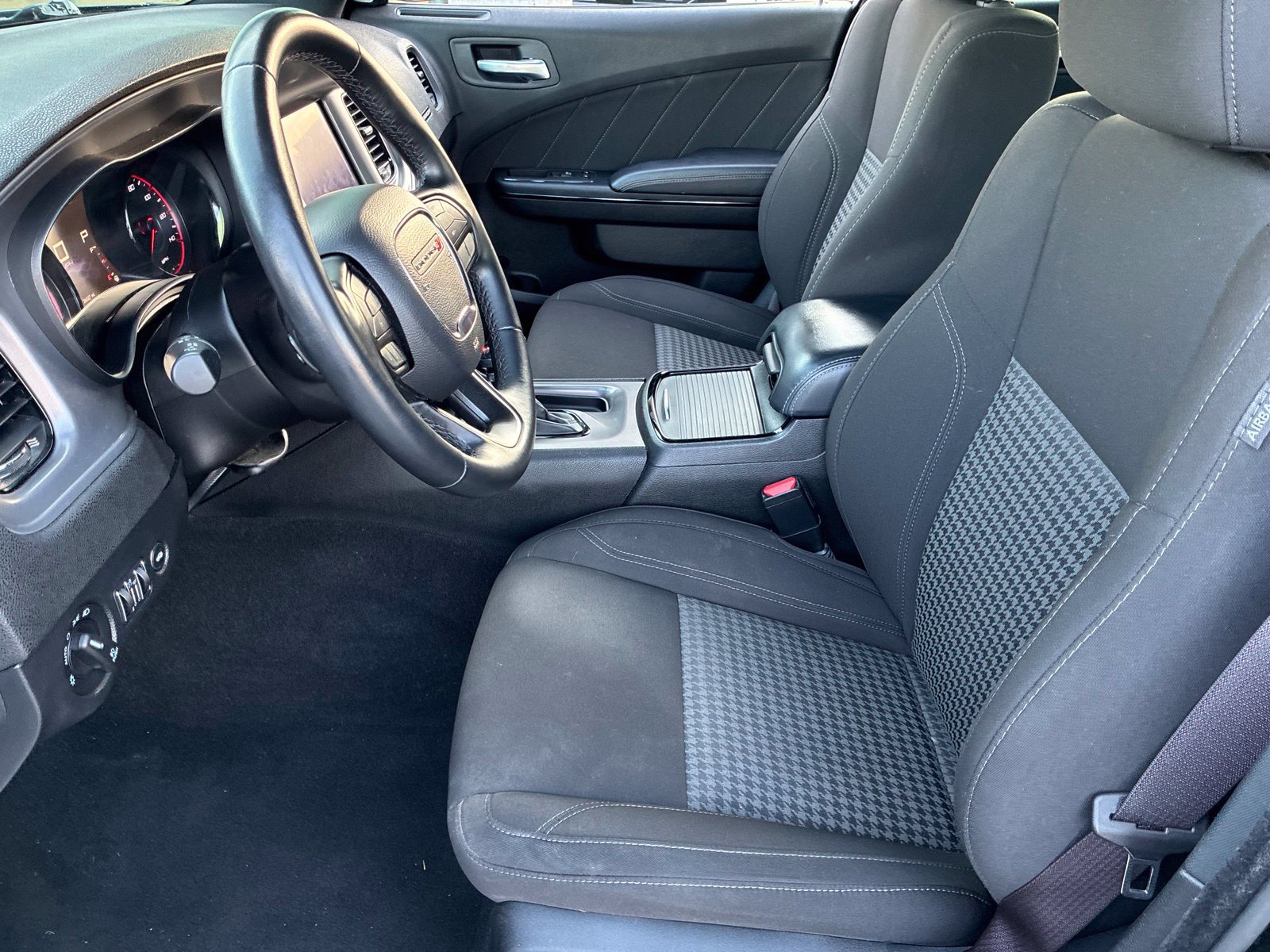 Used 2023 Dodge Charger SXT w/ Blacktop Package AWD/4WD image 14