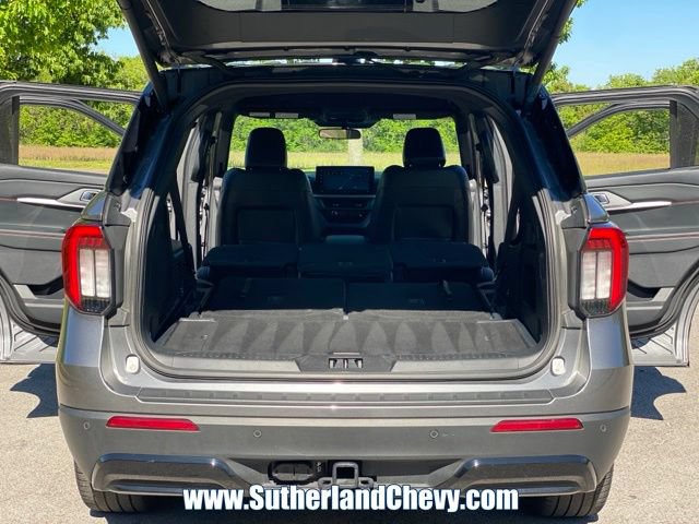 Used 2025 Ford Explorer ST-Line w/ ST-Line Street Pack AWD/4WD image 48