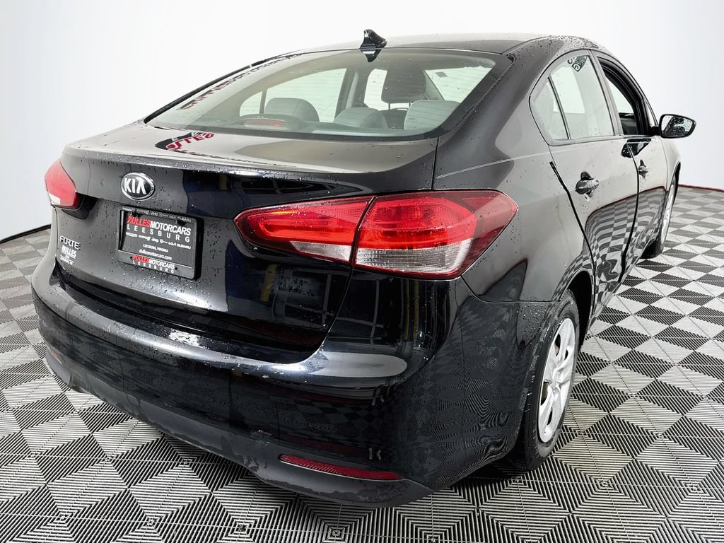 Used 2017 Kia Forte LX FWD image 7