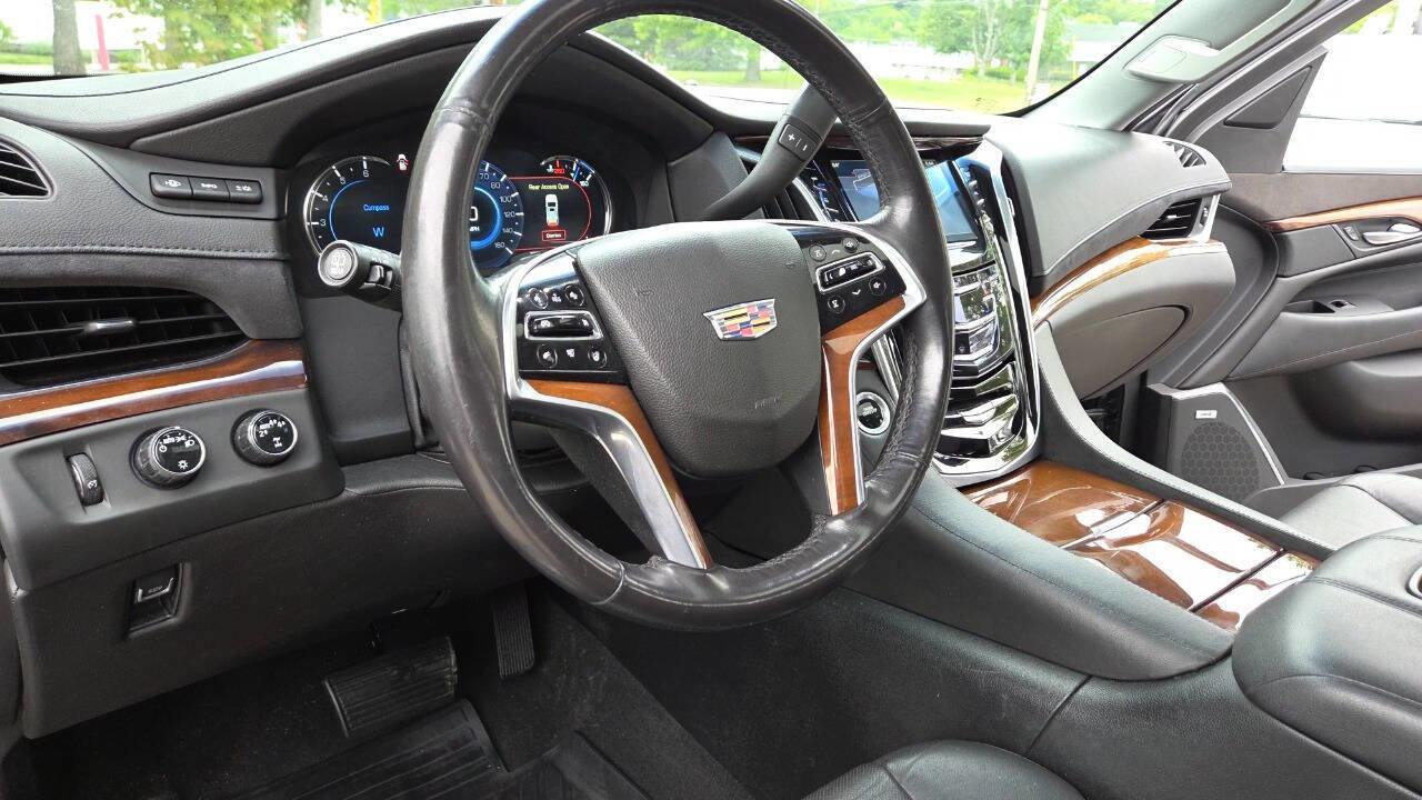 Used 2018 Cadillac Escalade ESV Premium Luxury AWD/4WD image 31