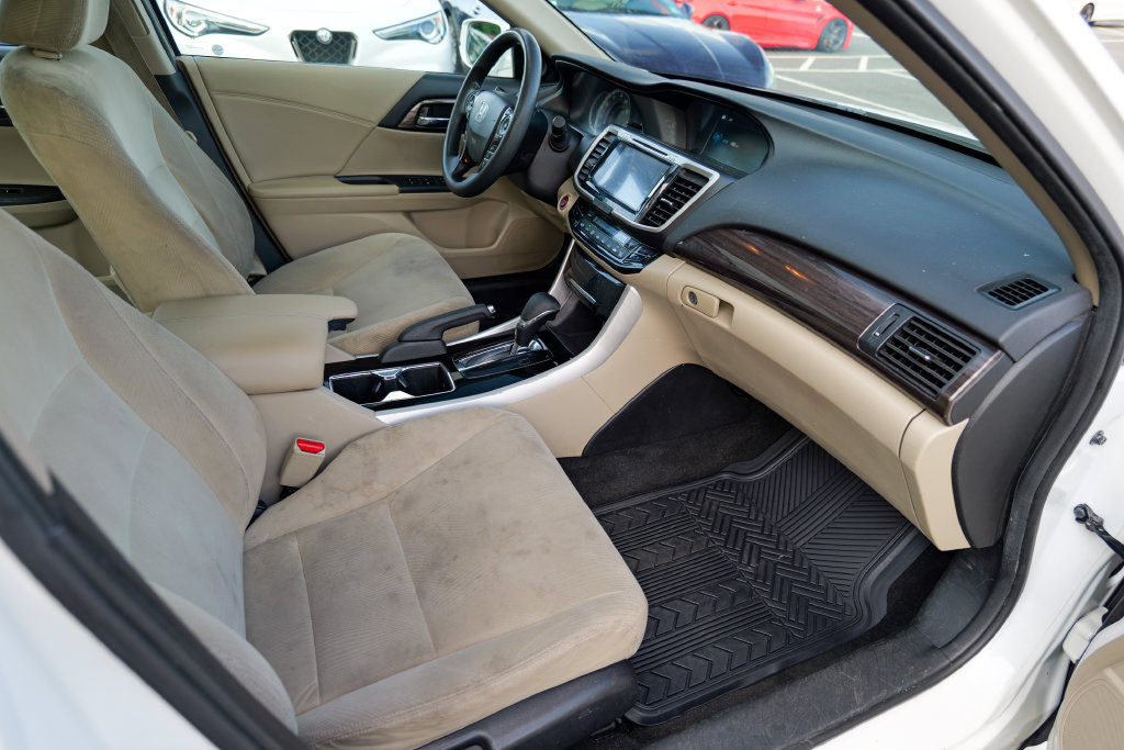 Used 2016 Honda Accord EX image 34
