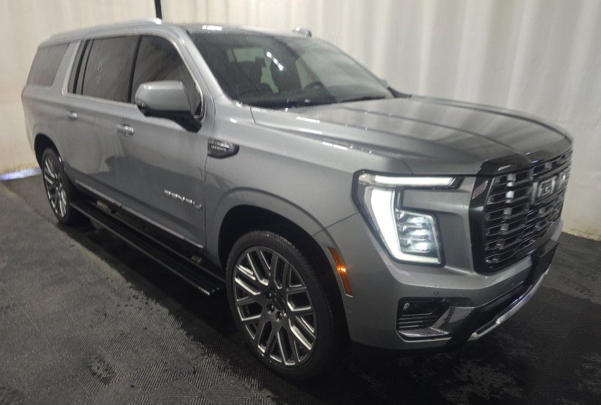 Used 2025 GMC Yukon XL Denali Ultimate image 5