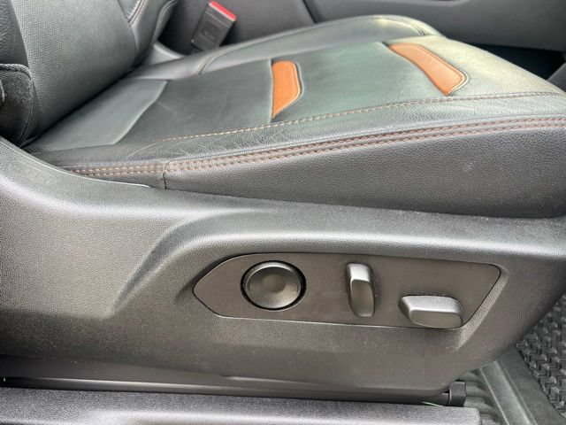 Used 2022 GMC Sierra 1500 AT4 w/ AT4 Premium Package AWD/4WD image 12