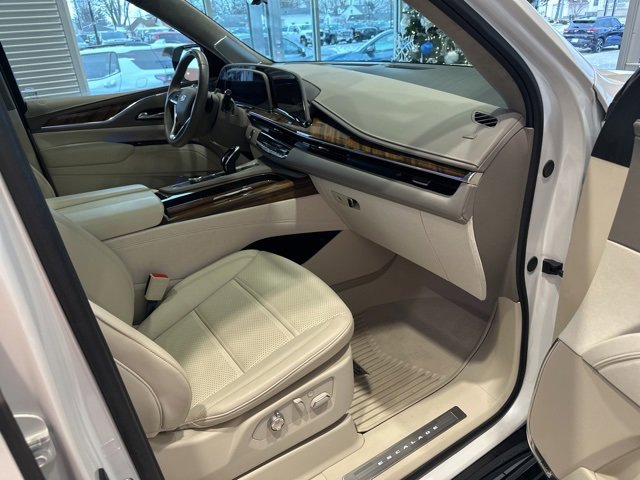 Used 2024 Cadillac Escalade Premium Luxury Platinum image 26