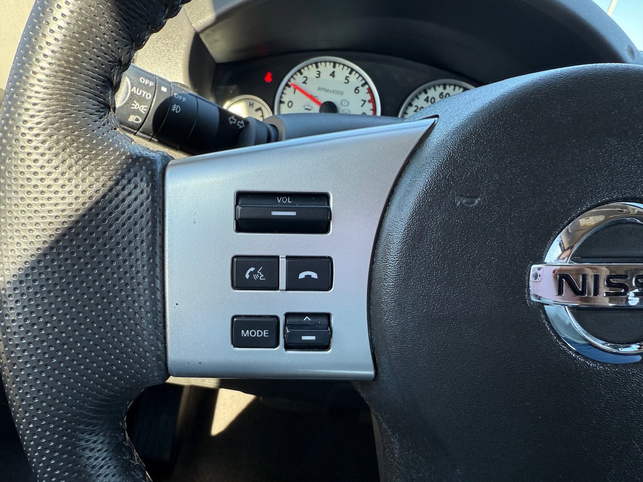 Used 2015 Nissan Frontier PRO-4X image 34