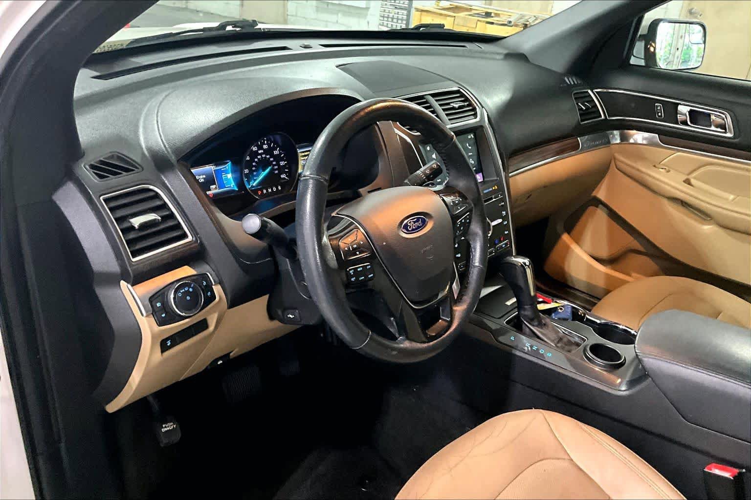 Used 2017 Ford Explorer Limited FWD image 17