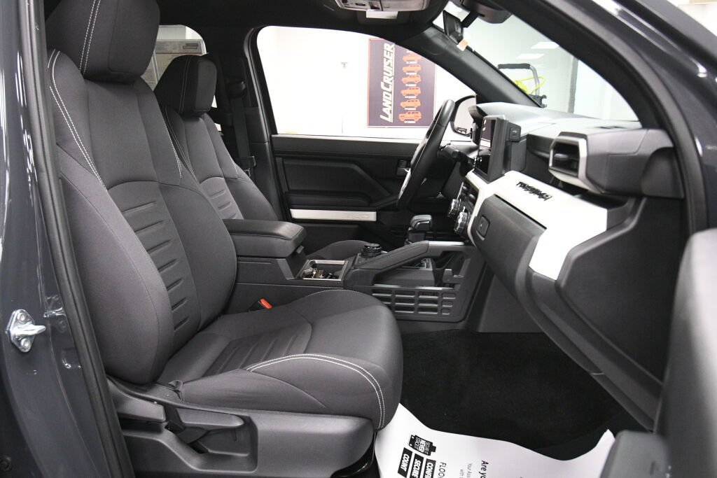 Used 2024 Toyota Tacoma TRD Off-Road AWD/4WD image 32