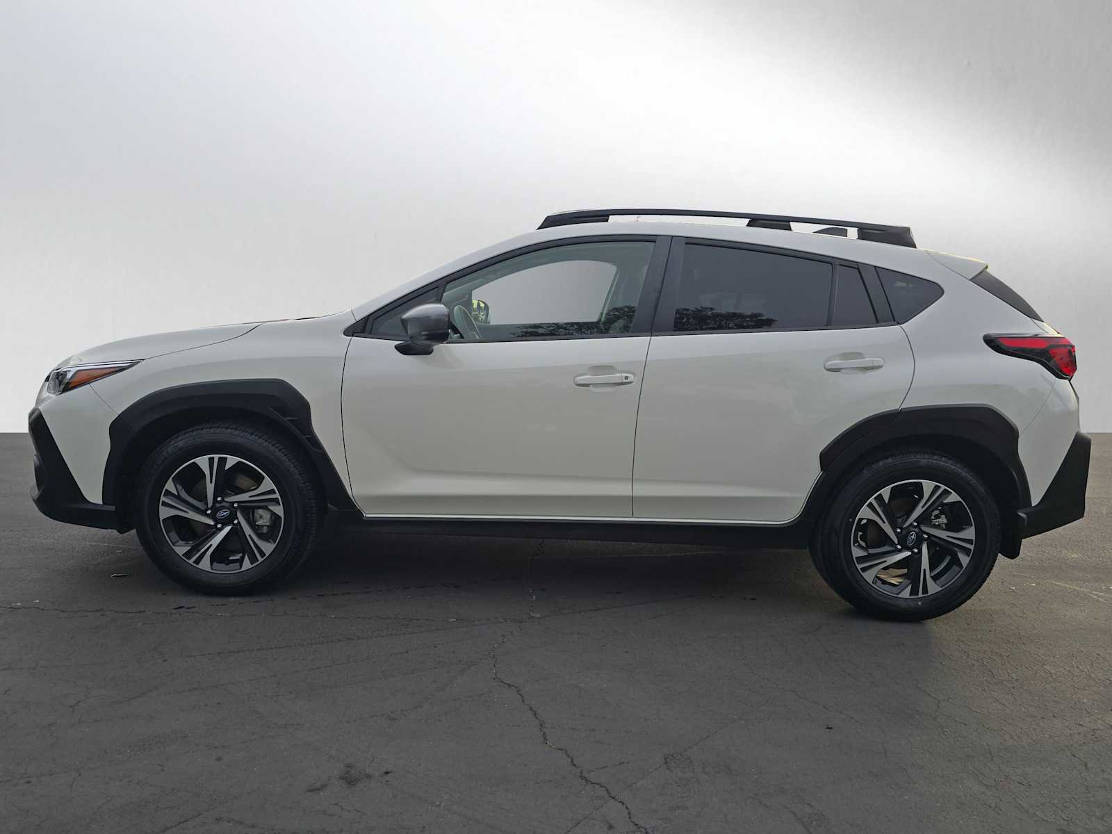 Used 2024 Subaru Crosstrek 2.0i Premium image 6