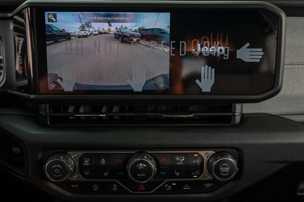 New 2025 Jeep Gladiator Willys image 29