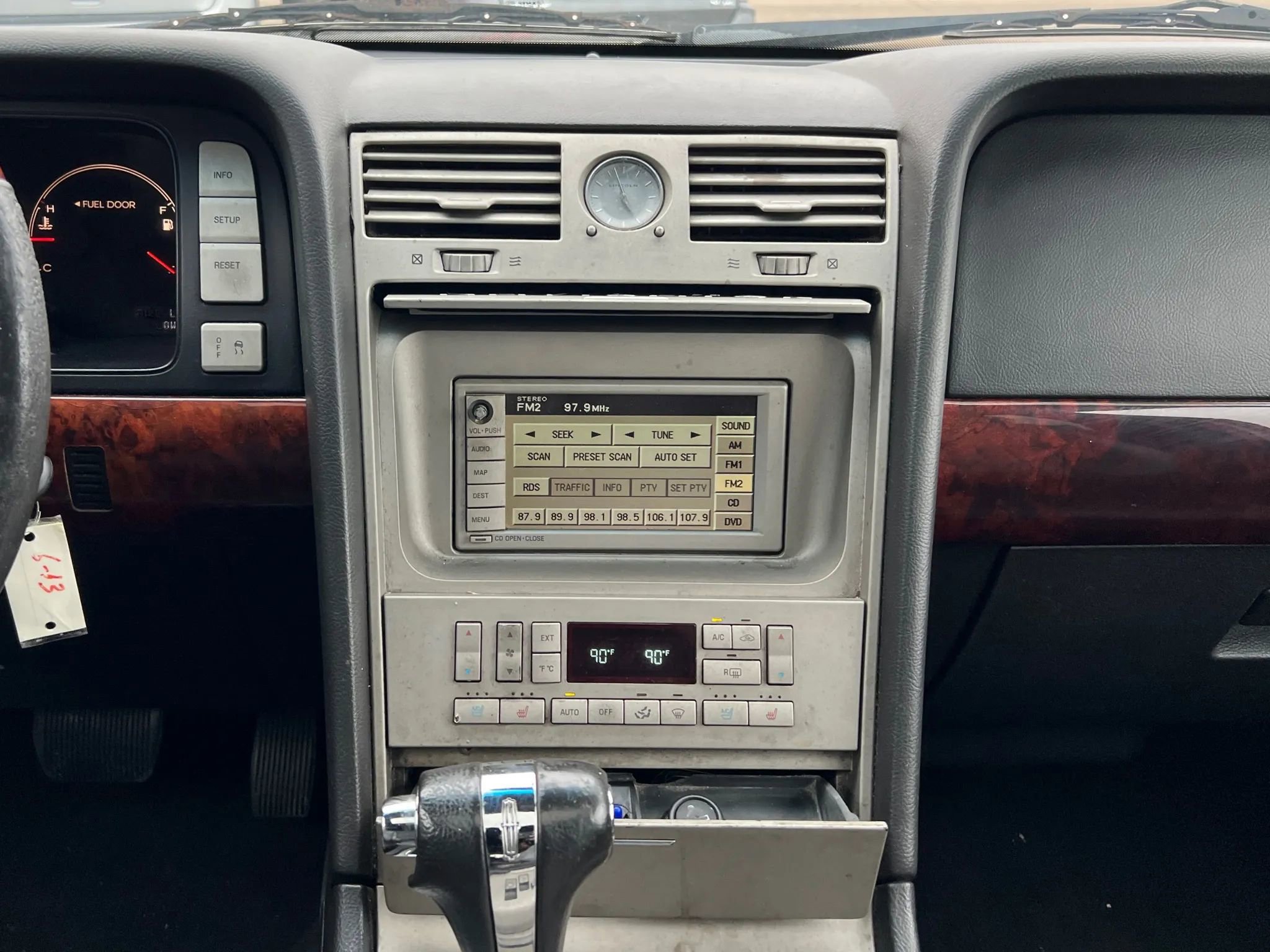 Used 2006 Lincoln Navigator Ultimate image 21