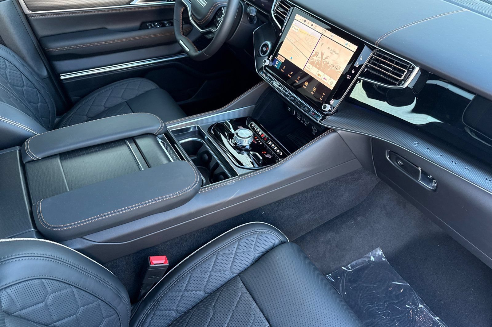 New 2026 Jeep Grand Wagoneer Summit AWD/4WD image 17
