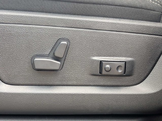 New 2026 RAM 3500 Big Horn AWD/4WD image 21