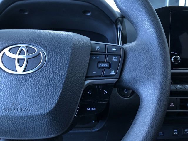 Used 2025 Toyota Camry LE image 27