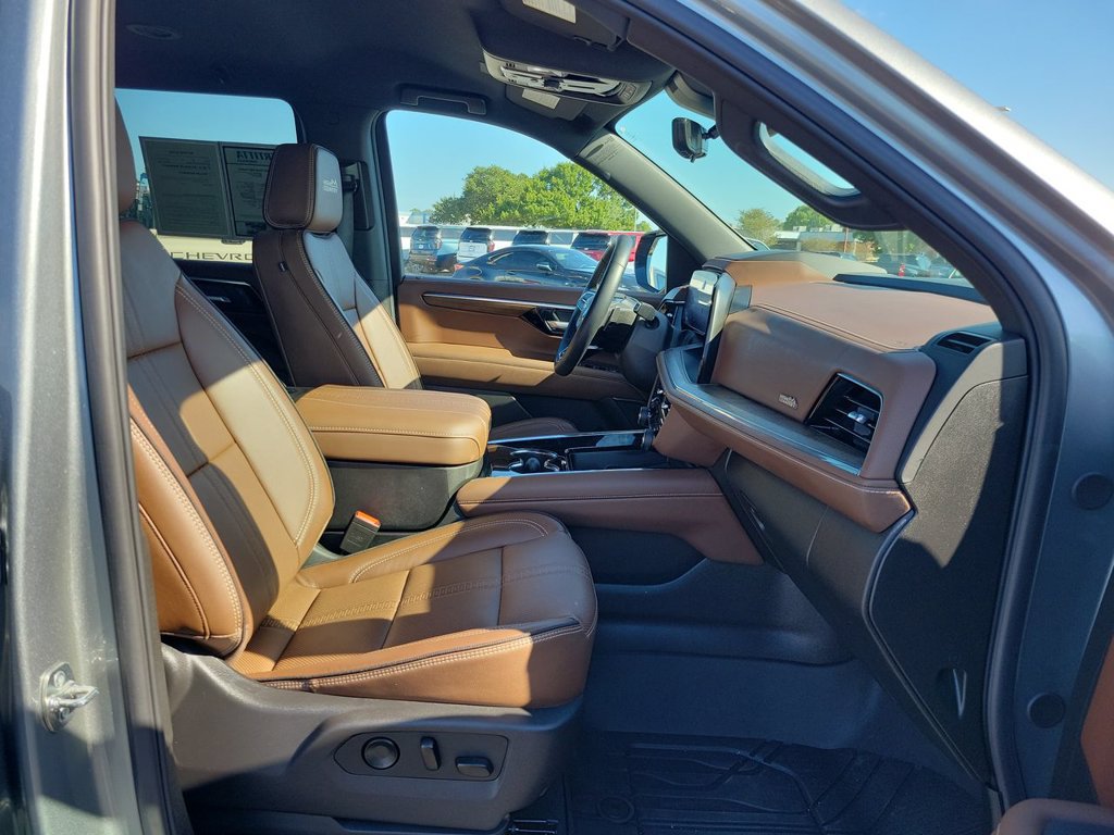 Certified 2026 Chevrolet Tahoe High Country w/ LPO, Illumination Package RWD image 28