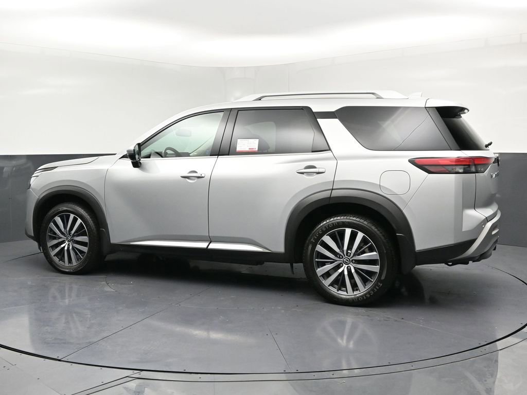 Used 2022 Nissan Pathfinder Platinum w/ Cargo Package image 30