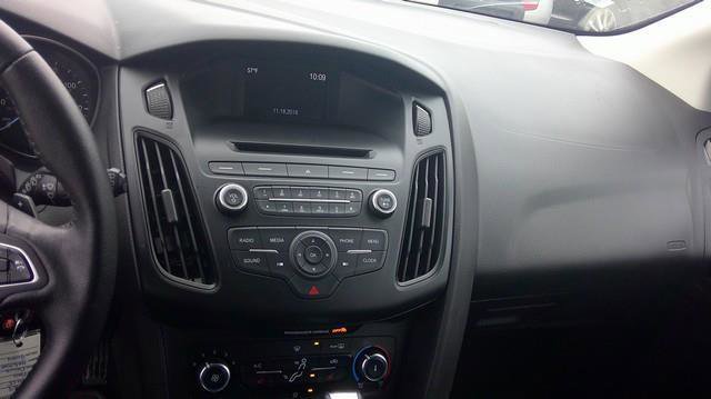 Used 2015 Ford Focus SE w/ SE Sport Package image 7