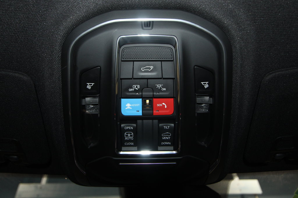 Used 2024 Jeep Grand Cherokee Altitude AWD/4WD image 18