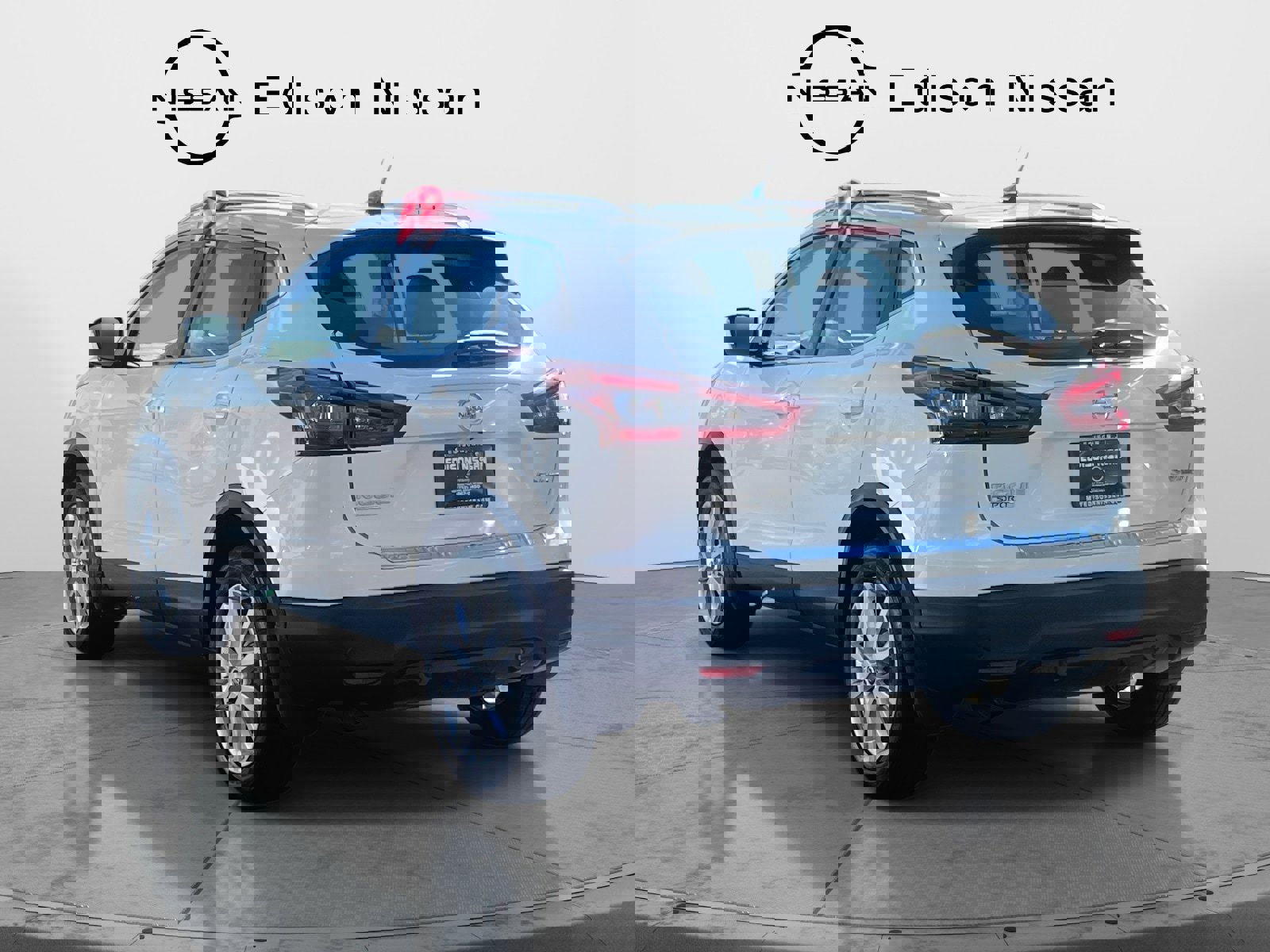 Used 2022 Nissan Rogue Sport SV w/ Technology Package image 4