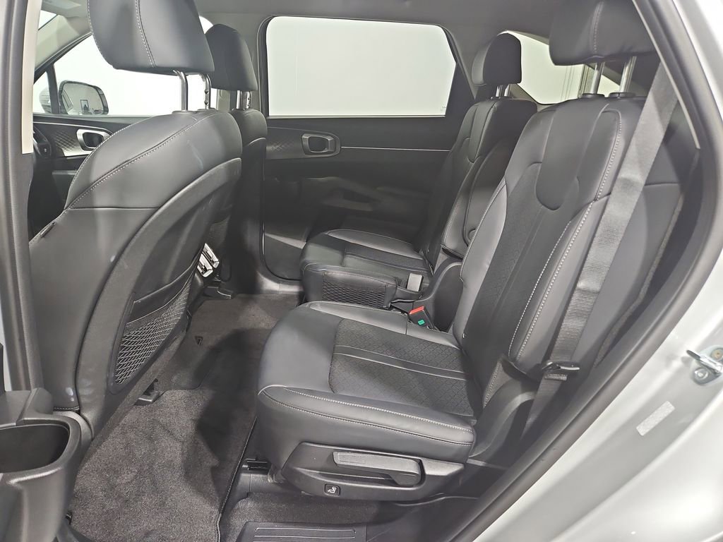 Used 2023 Kia Sorento EX image 25