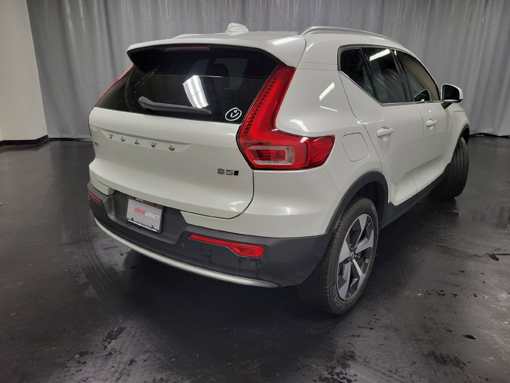 Used 2024 Volvo XC40 B5 Plus AWD/4WD image 9