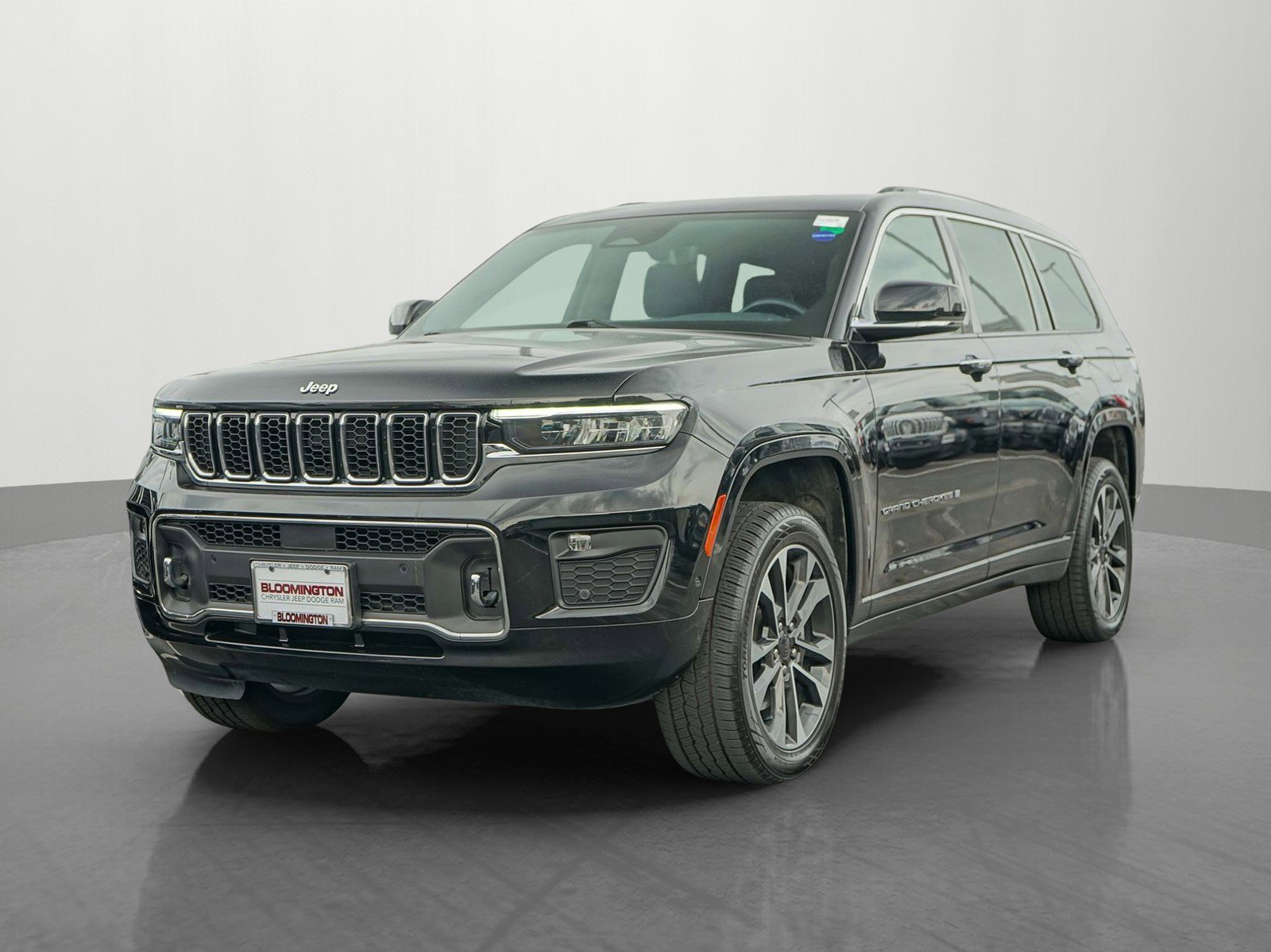 Used 2022 Jeep Grand Cherokee L Overland w/ Luxury Tech Group IV image 3