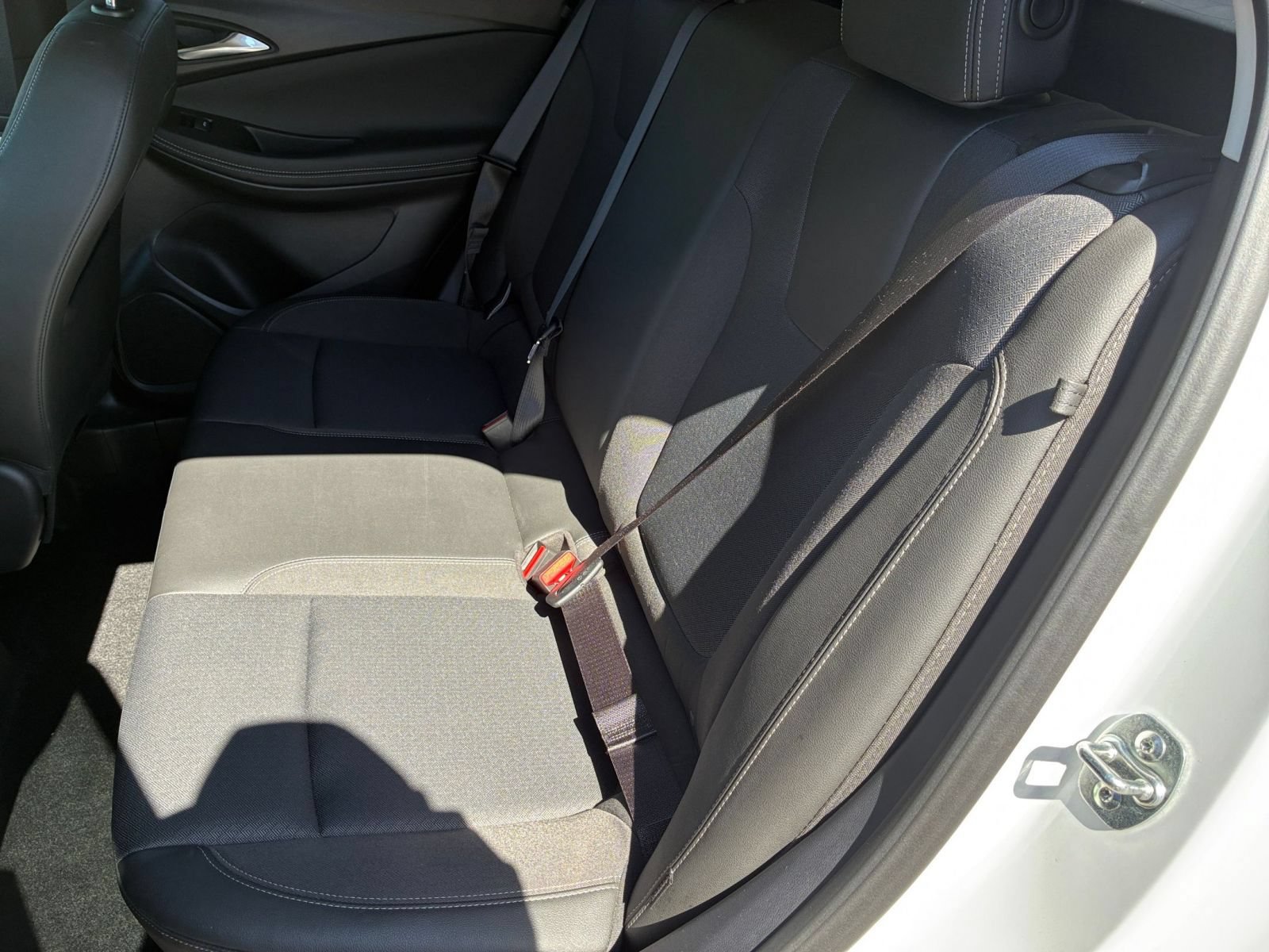 Used 2025 Buick Encore GX Preferred image 35