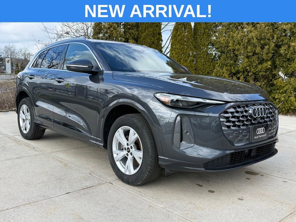 Used 2025 Audi Q5 Premium w/ Convenience Package image 1