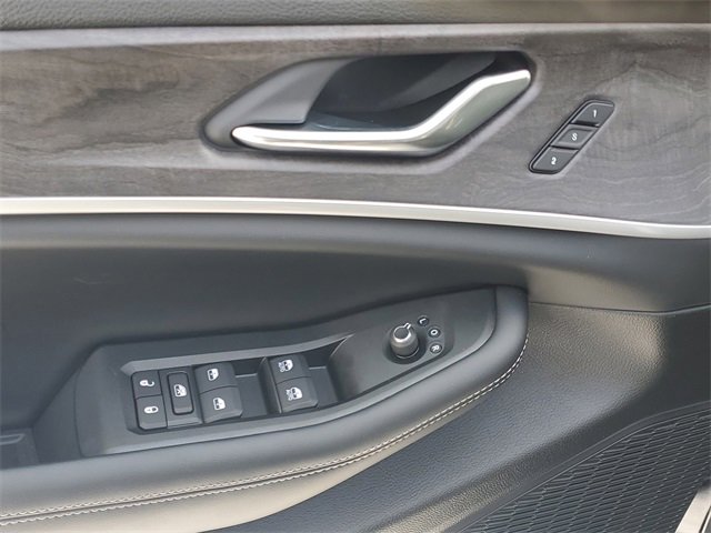 New 2025 Jeep Grand Cherokee Limited w/ Trailer Tow Package image 17