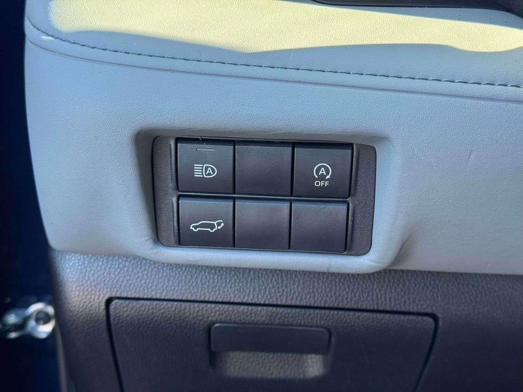 Used 2023 Toyota Highlander XLE image 20