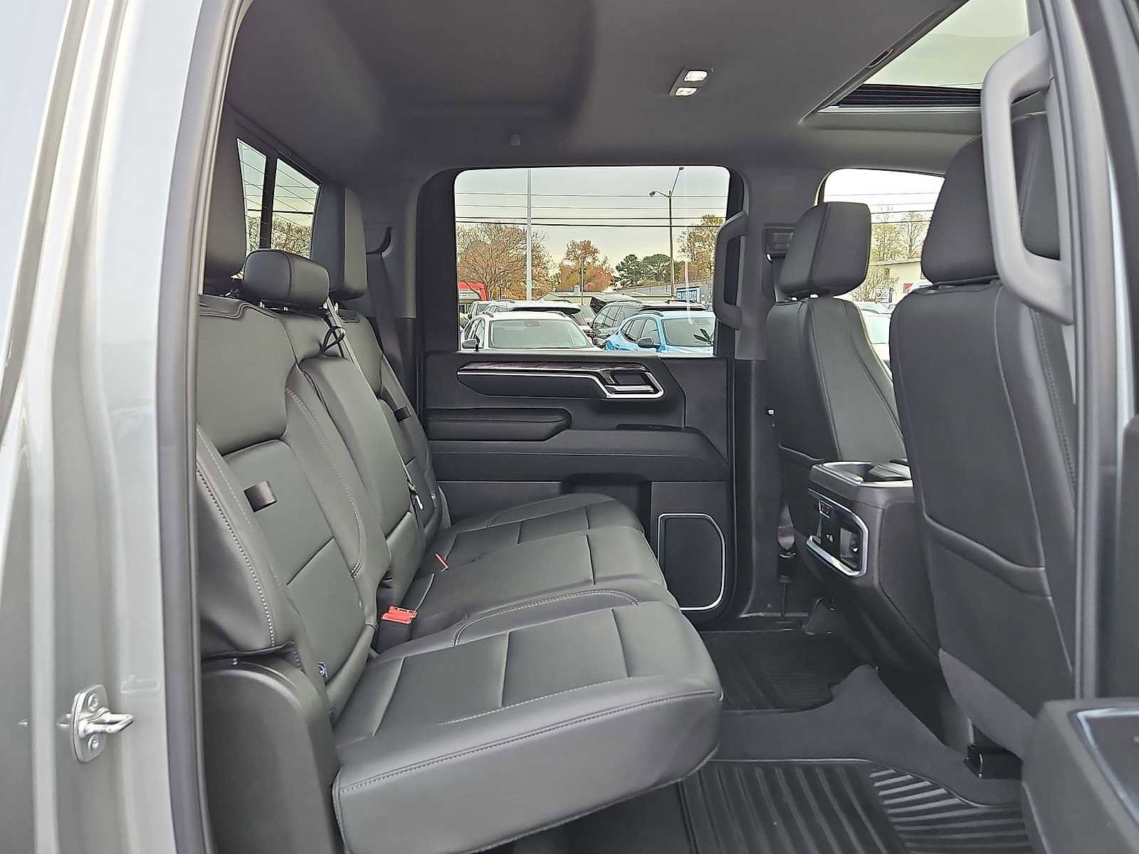 Used 2025 Chevrolet Silverado 3500 LTZ w/ LTZ Plus Package image 34