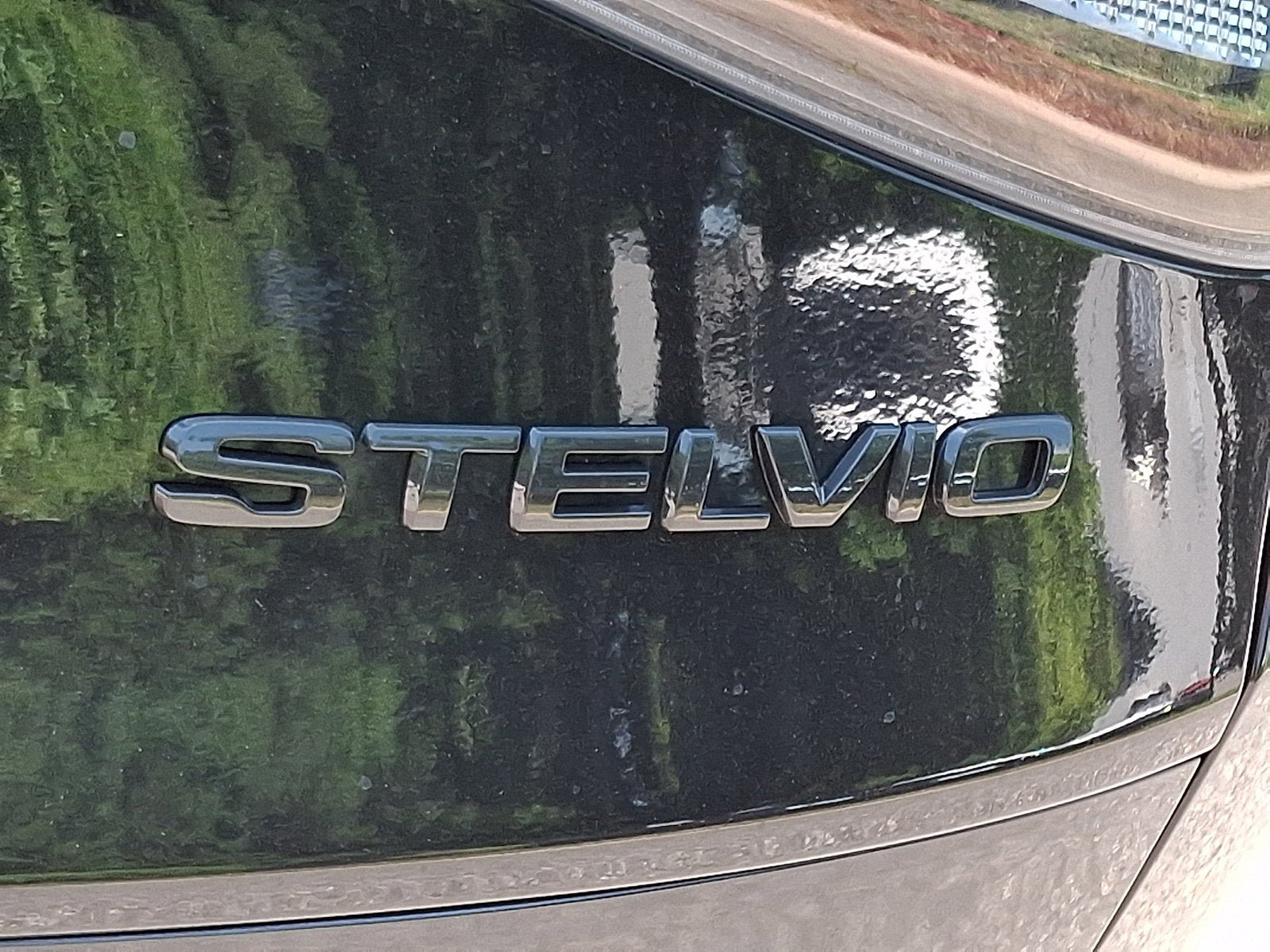 Used 2024 Alfa Romeo Stelvio Quadrifoglio AWD/4WD image 29