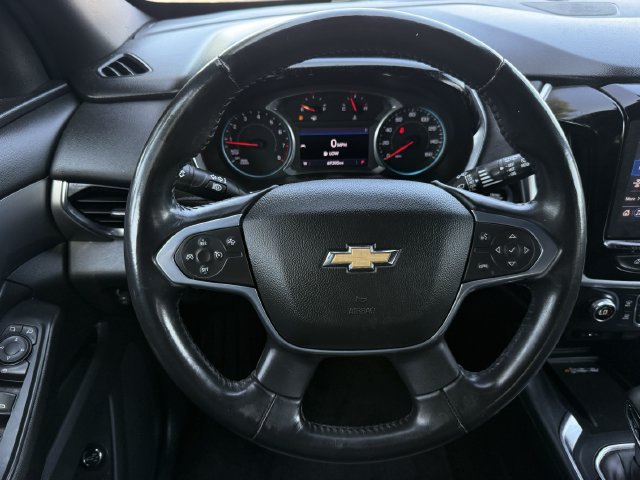 Used 2022 Chevrolet Traverse LT FWD image 12