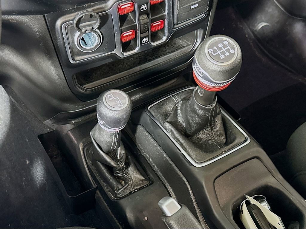 Used 2022 Jeep Wrangler Unlimited Sport AWD/4WD image 16