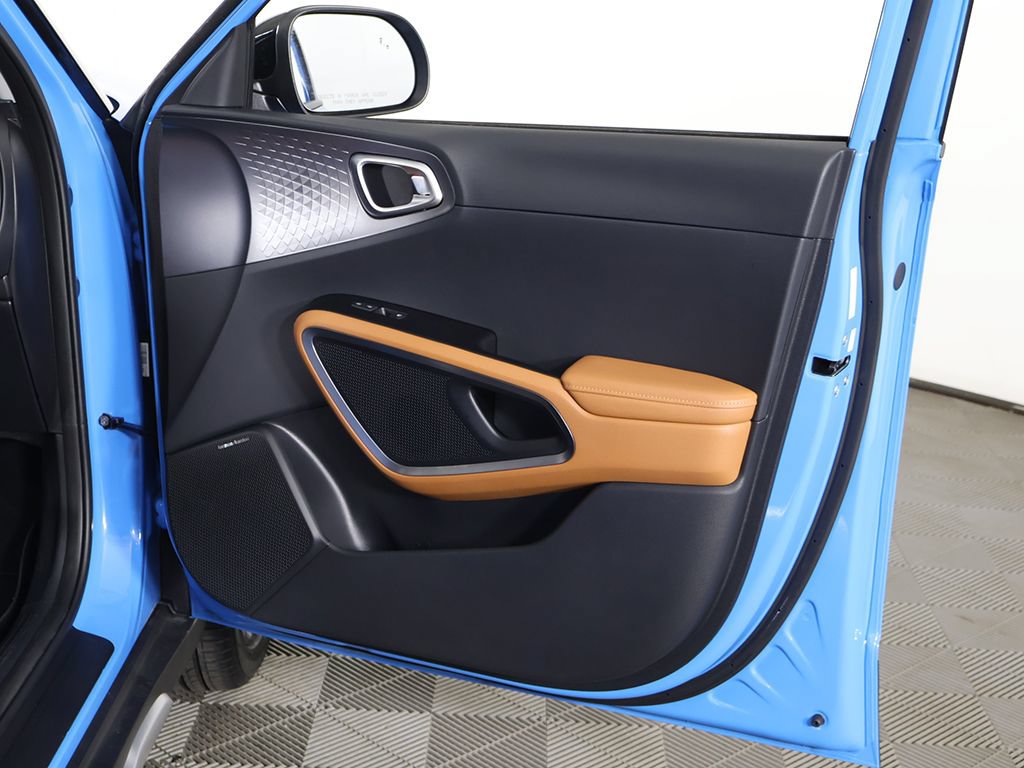 Used 2025 Kia Soul EX FWD image 24