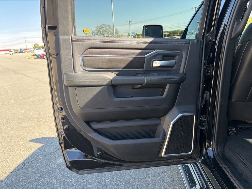 Used 2025 RAM 3500 Laramie w/ Sport Appearance Package AWD/4WD image 16