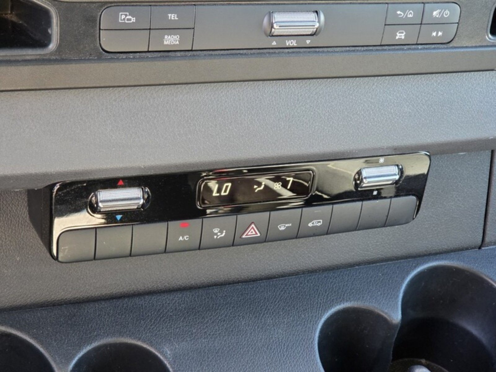 Used 2024 Mercedes-Benz Sprinter 2500 image 32