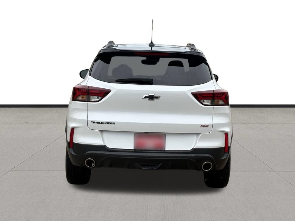 Used 2023 Chevrolet TrailBlazer RS w/ Sun and Liftgate Package FWD image 6